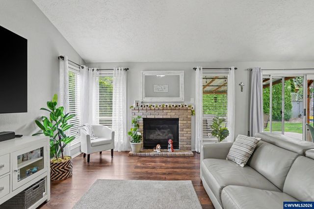 2184 Rock Ledge Dr NE, Keizer, OR 97303