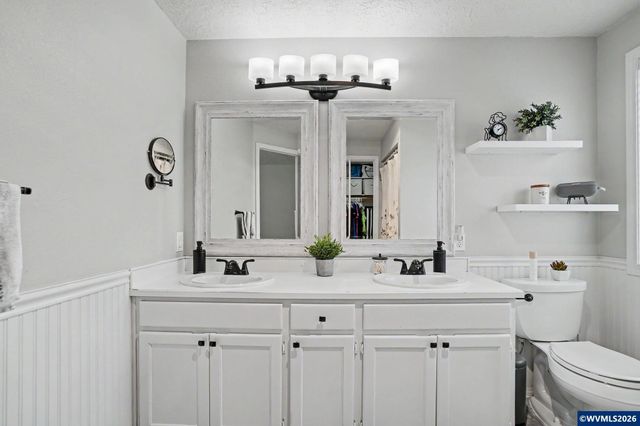 2184 Rock Ledge Dr NE, Keizer, OR 97303