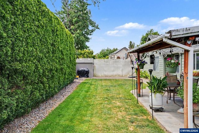 2184 Rock Ledge Dr NE, Keizer, OR 97303