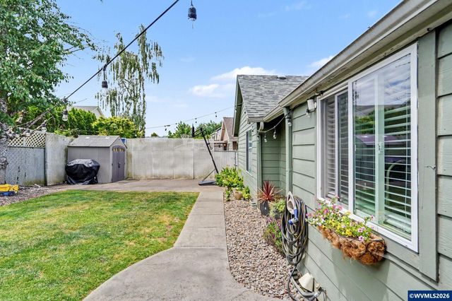 2184 Rock Ledge Dr NE, Keizer, OR 97303