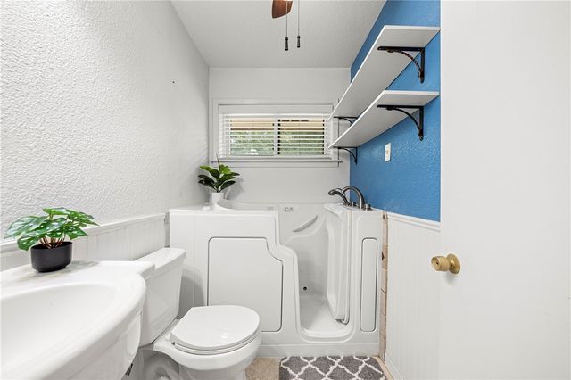 1123 Orion Dr, Portland, TX 78374