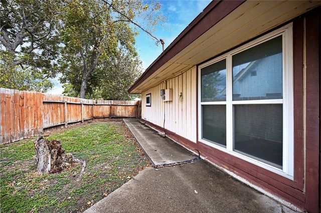 1123 Orion Dr, Portland, TX 78374