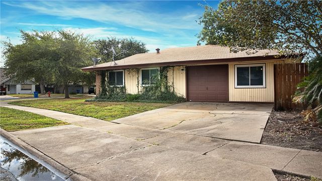 1123 Orion Dr, Portland, TX 78374
