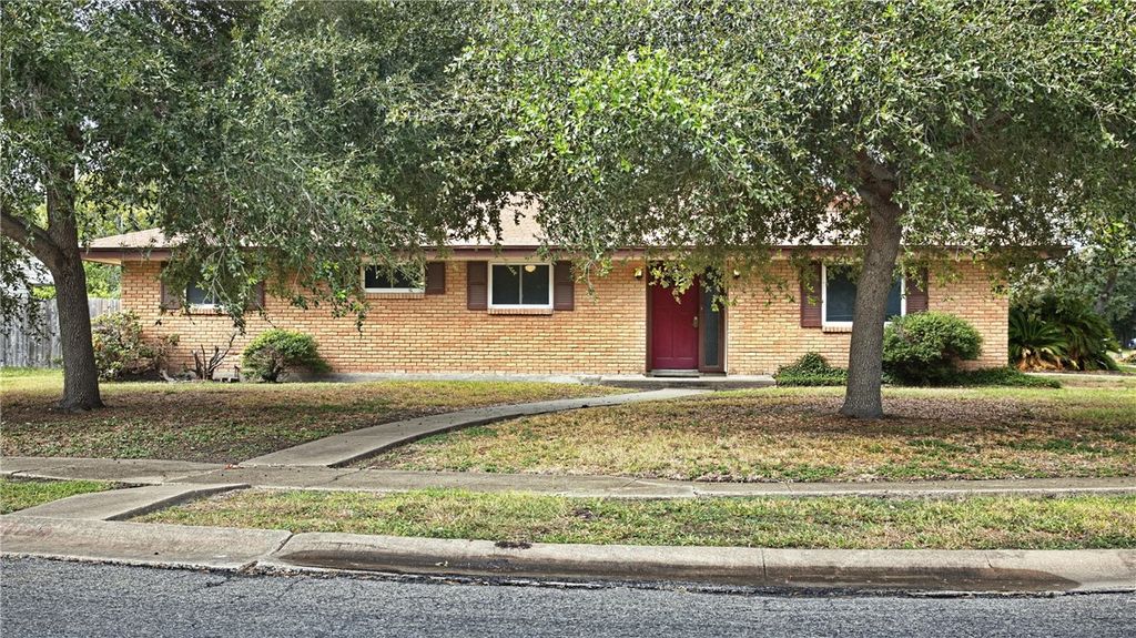 1123 Orion Dr, Portland, TX 78374