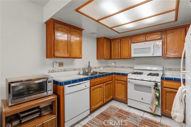 1836 E Avenue J2 5, Lancaster, CA 93535