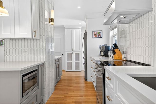 33 Bateswell Road, Boston, MA 02124