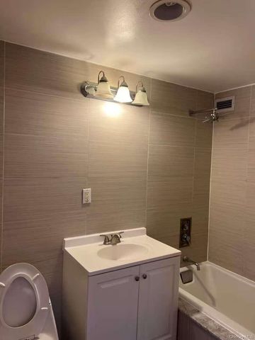 13338 Sanford Avenue 15E, Flushing, NY 11355