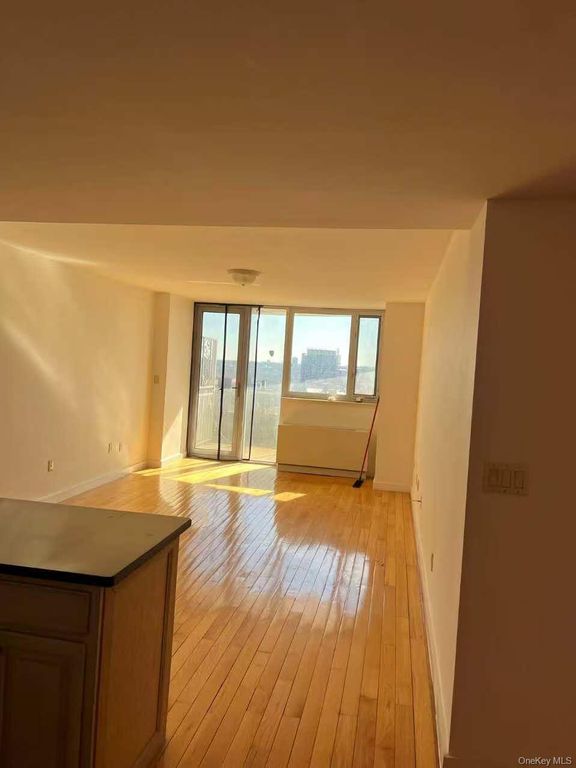 13338 Sanford Avenue 15E, Flushing, NY 11355