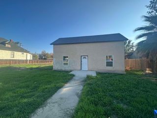 409 Central Avenue, Hanford, CA 93230