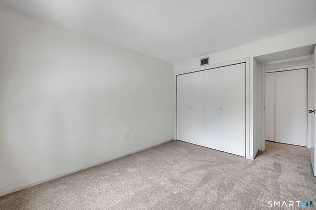 1 Great Oak Court 1, Cromwell, CT 06416