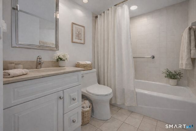 1 Great Oak Court 1, Cromwell, CT 06416