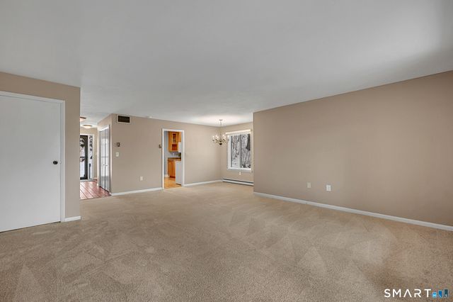 1 Great Oak Court 1, Cromwell, CT 06416