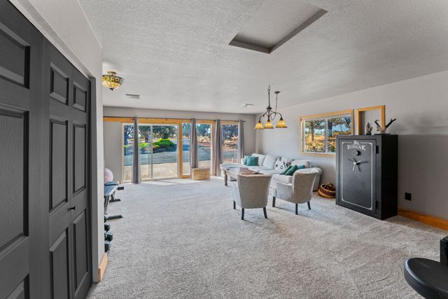 1923 NE Upas Avenue, Redmond, OR 97756