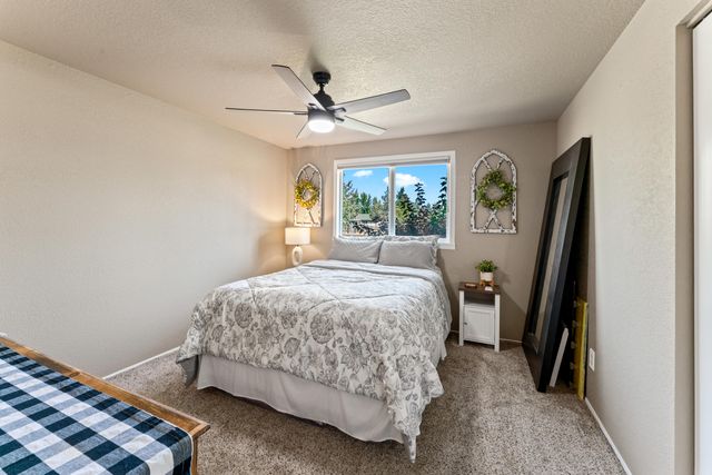 1923 NE Upas Avenue, Redmond, OR 97756