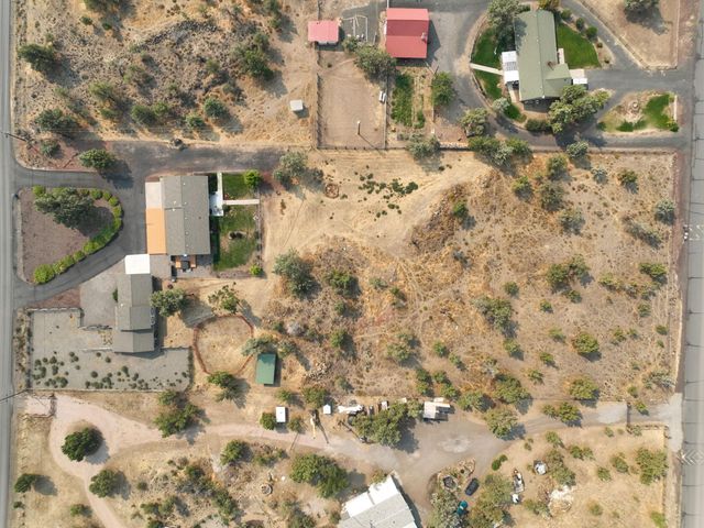 1923 NE Upas Avenue, Redmond, OR 97756