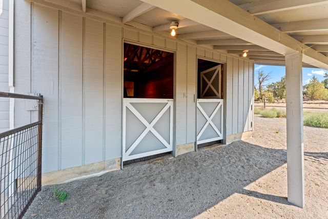 1923 NE Upas Avenue, Redmond, OR 97756