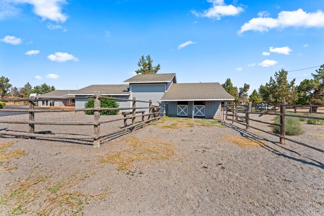 1923 NE Upas Avenue, Redmond, OR 97756