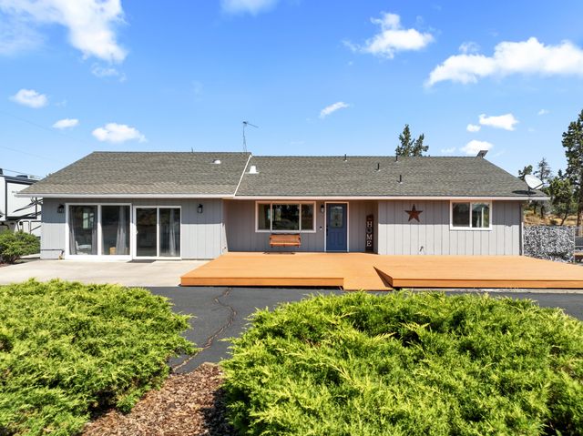 1923 NE Upas Avenue, Redmond, OR 97756