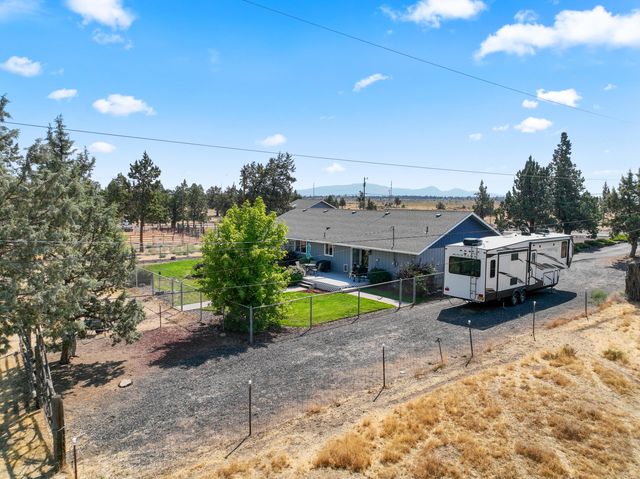 1923 NE Upas Avenue, Redmond, OR 97756