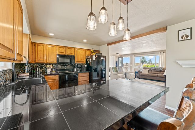 1923 NE Upas Avenue, Redmond, OR 97756