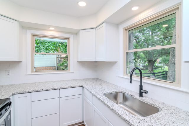 3274 Aqueduct Drive, Lexington, KY 40517