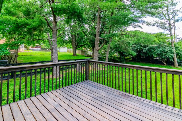 3274 Aqueduct Drive, Lexington, KY 40517