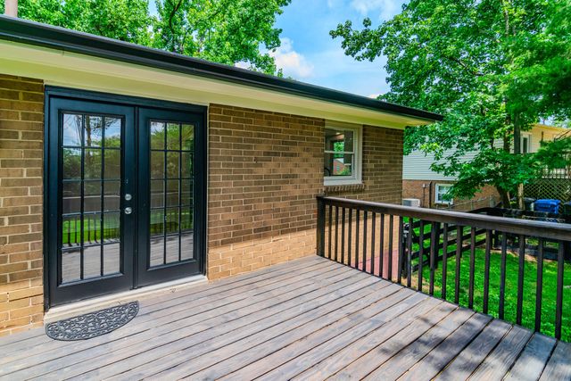 3274 Aqueduct Drive, Lexington, KY 40517