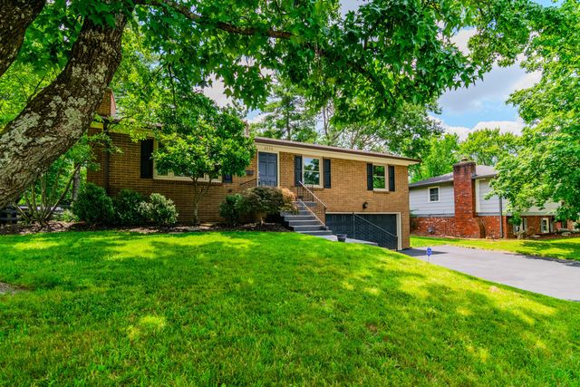 3274 Aqueduct Drive, Lexington, KY 40517