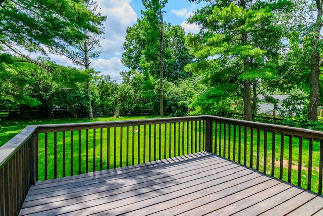 3274 Aqueduct Drive, Lexington, KY 40517