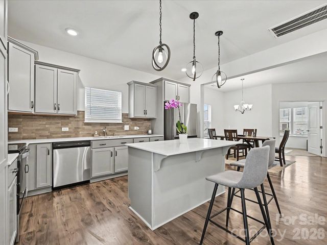 5125 Arbordale Way, Mount Holly, NC 28120