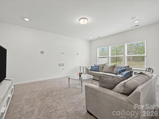 5125 Arbordale Way, Mount Holly, NC 28120