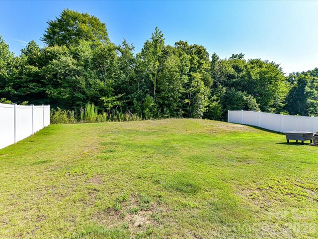 5125 Arbordale Way, Mount Holly, NC 28120