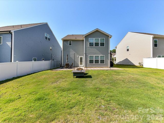 5125 Arbordale Way, Mount Holly, NC 28120