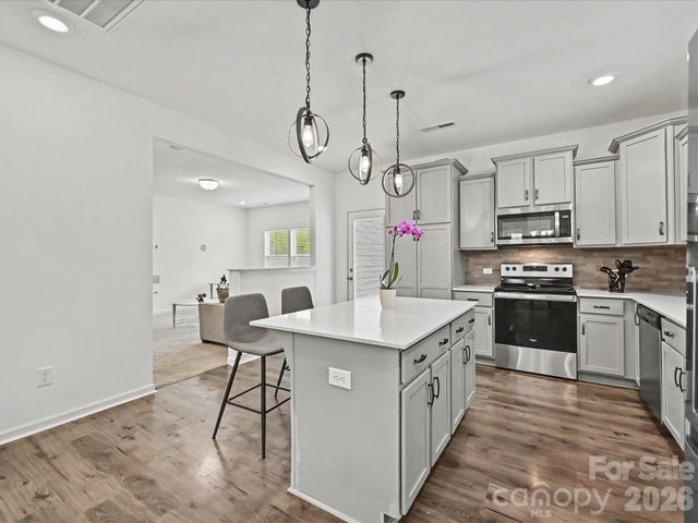 5125 Arbordale Way, Mount Holly, NC 28120