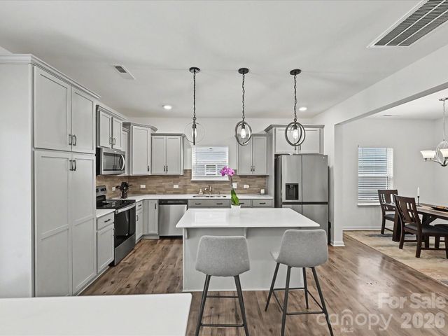 5125 Arbordale Way, Mount Holly, NC 28120