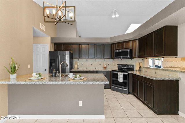 5144 W SWEETWATER Avenue, Glendale, AZ 85304