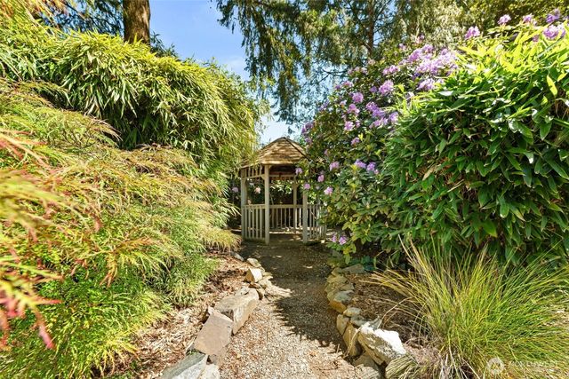 8019 Shadywood Lane SW, Lakewood, WA 98498