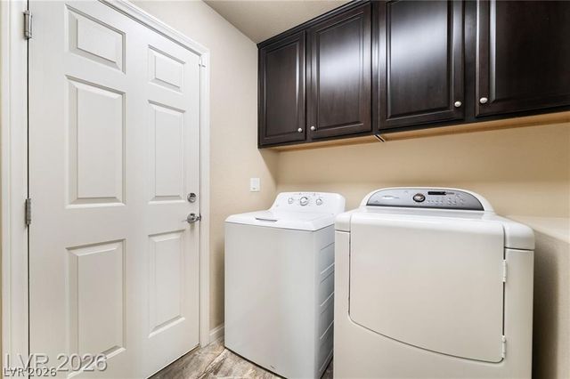 5282 Ledgewood Creek Avenue, Las Vegas, NV 89141