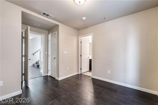 5282 Ledgewood Creek Avenue, Las Vegas, NV 89141