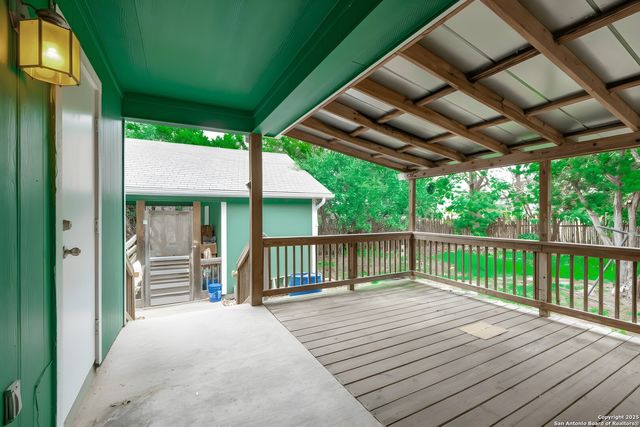 1737 Scenic View Dr, Canyon Lake, TX 78133