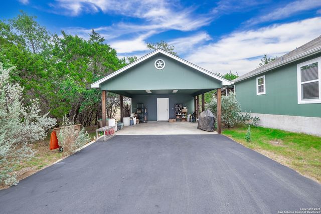 1737 Scenic View Dr, Canyon Lake, TX 78133