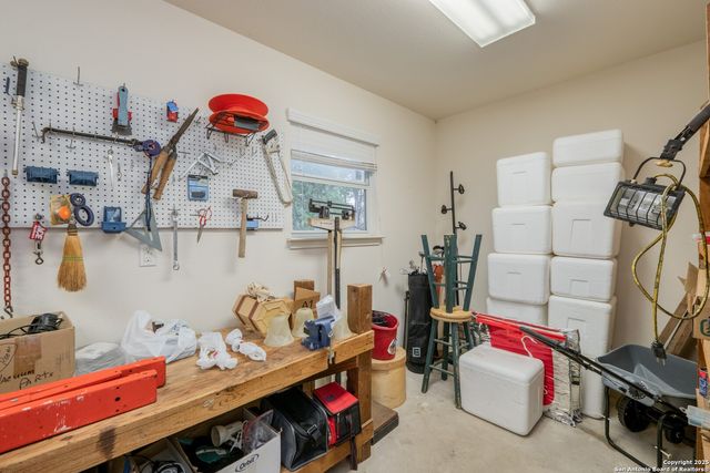 1737 Scenic View Dr, Canyon Lake, TX 78133