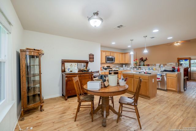 1737 Scenic View Dr, Canyon Lake, TX 78133