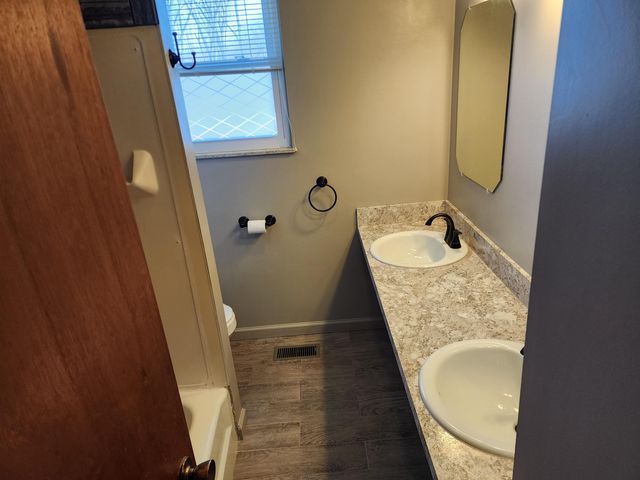 5226 Winshall Street, Swartz Creek, MI 48473