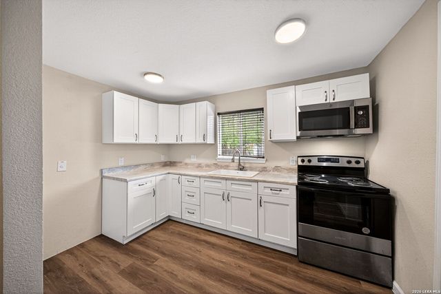 215 Prosperity Dr, San Antonio, TX 78237