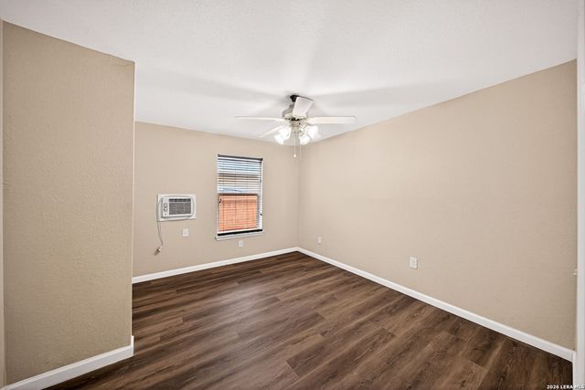215 Prosperity Dr, San Antonio, TX 78237