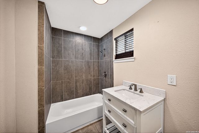 215 Prosperity Dr, San Antonio, TX 78237