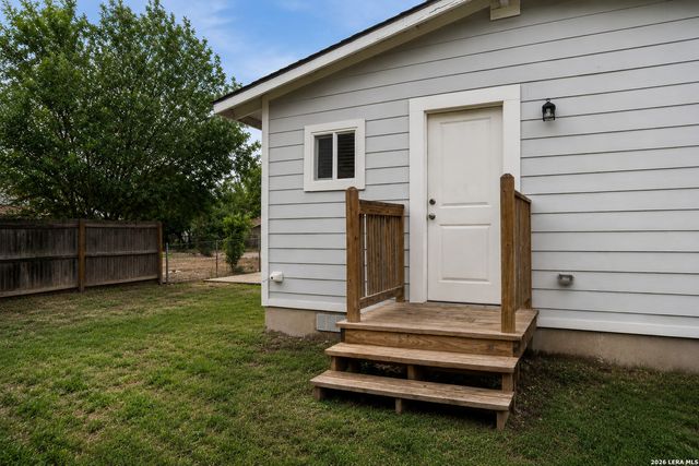 215 Prosperity Dr, San Antonio, TX 78237