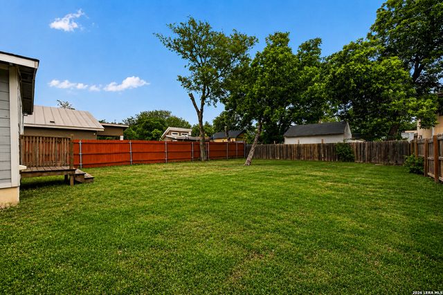 215 Prosperity Dr, San Antonio, TX 78237