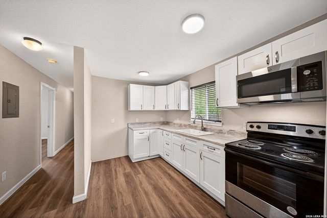 215 Prosperity Dr, San Antonio, TX 78237